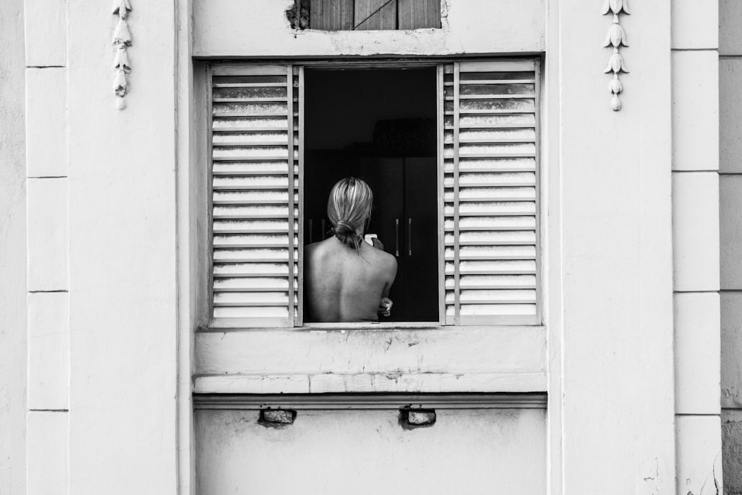 **Регулирование стейблкоинов и приватность: баланс между законом и финансовой свободой**